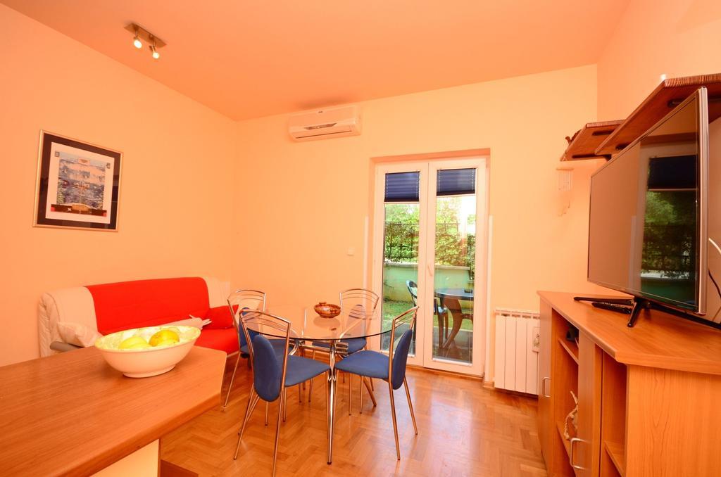 Apartment Blazenka Pula Exterior foto